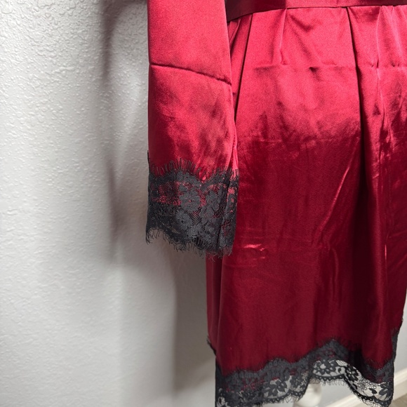 Women's Red  Short Satin Robe with Black Lace Trim size XL - Picture 9 of 13